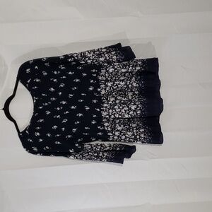 Flowy flouncy dark floral top size medium. Flare 3/4 sleeves.